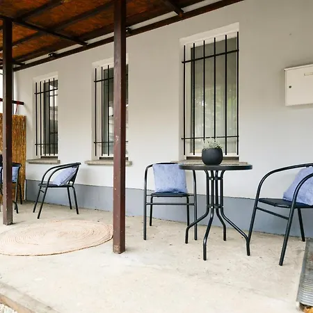 דירה Modernes Altmarkt Mit Parkplatz 4 Gaeste 55qm Waschmaschine Wlan Netflix Terrasse קוטבוס